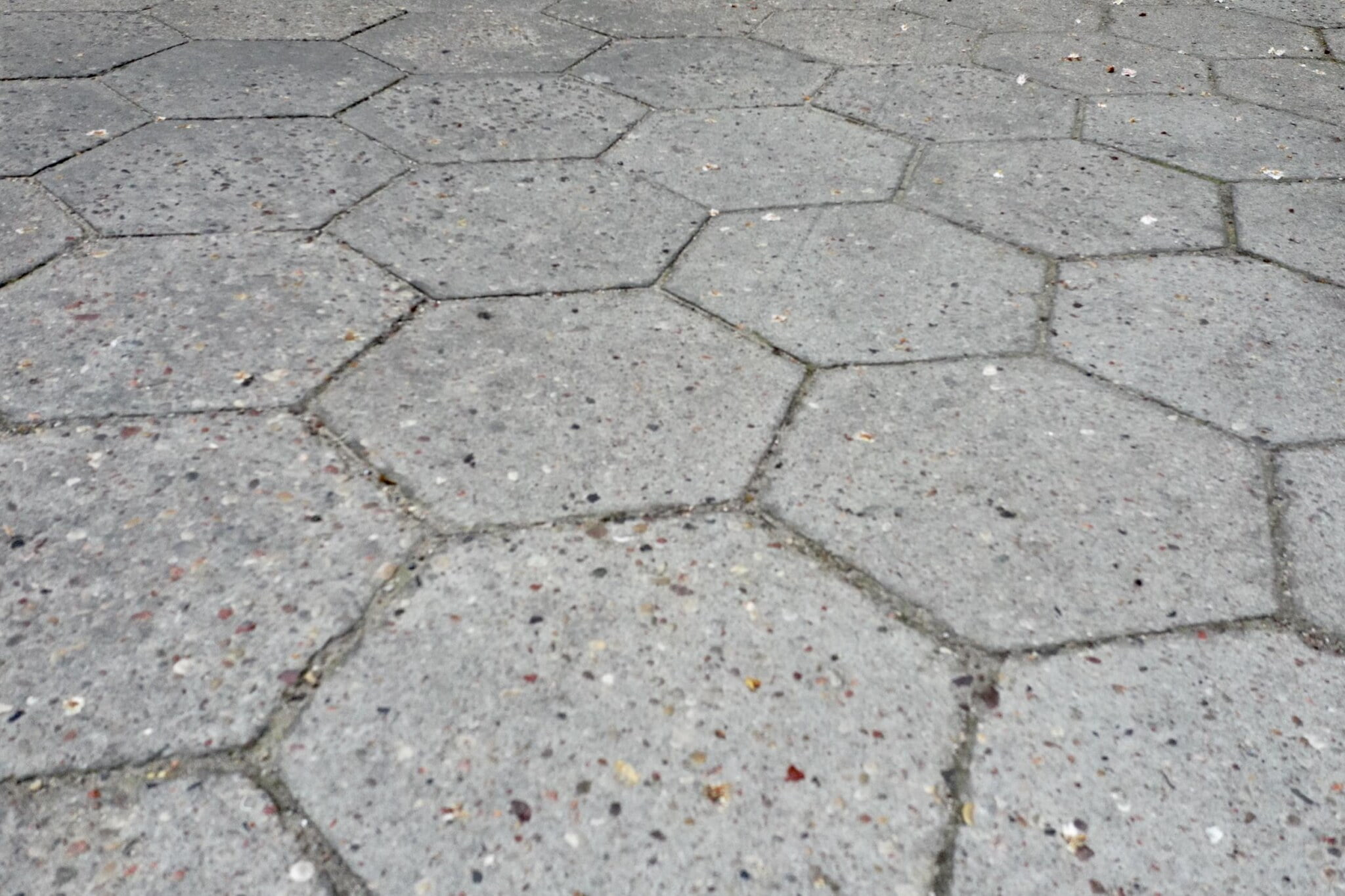 Historyczna nawierzchnia z trylinki przy ul. Karpackiej